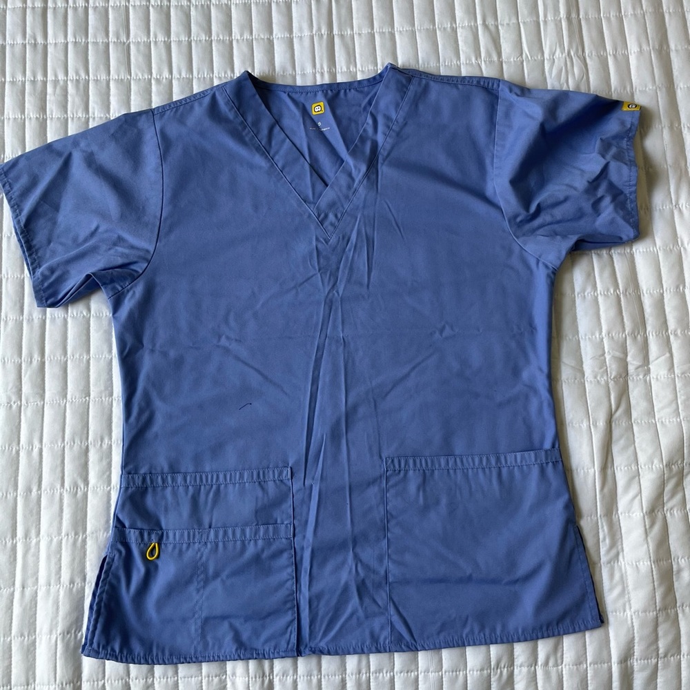 Scrub top